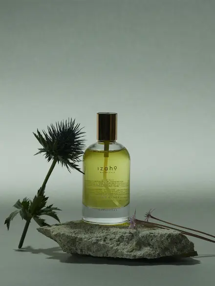 Flacon d'huile de soin détox et relaxation - soin détoxifiant et relaxant